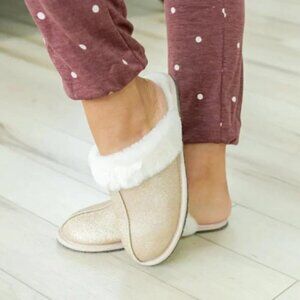 Very G Deidra Women's Furry Slip On Slippers - 10